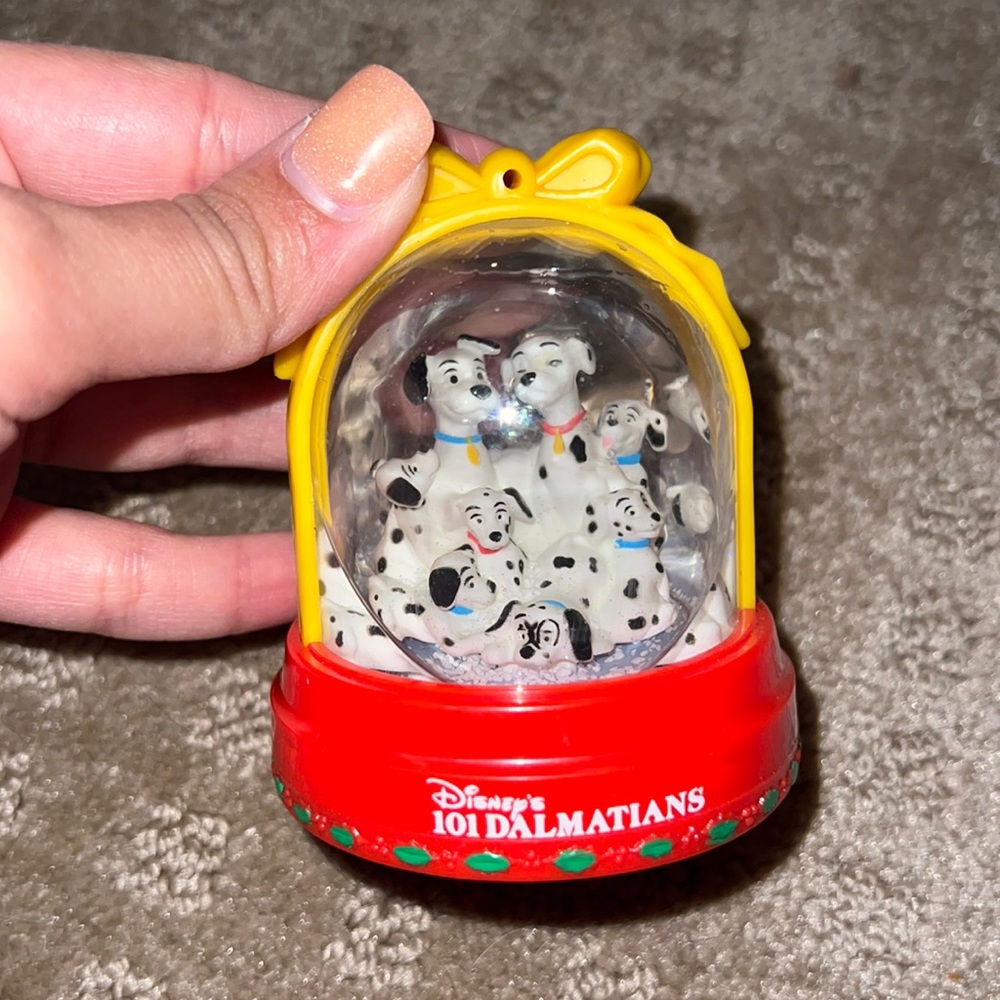 Disneys 101 Dalmatians Vintage 1996 Snow Globe EUC